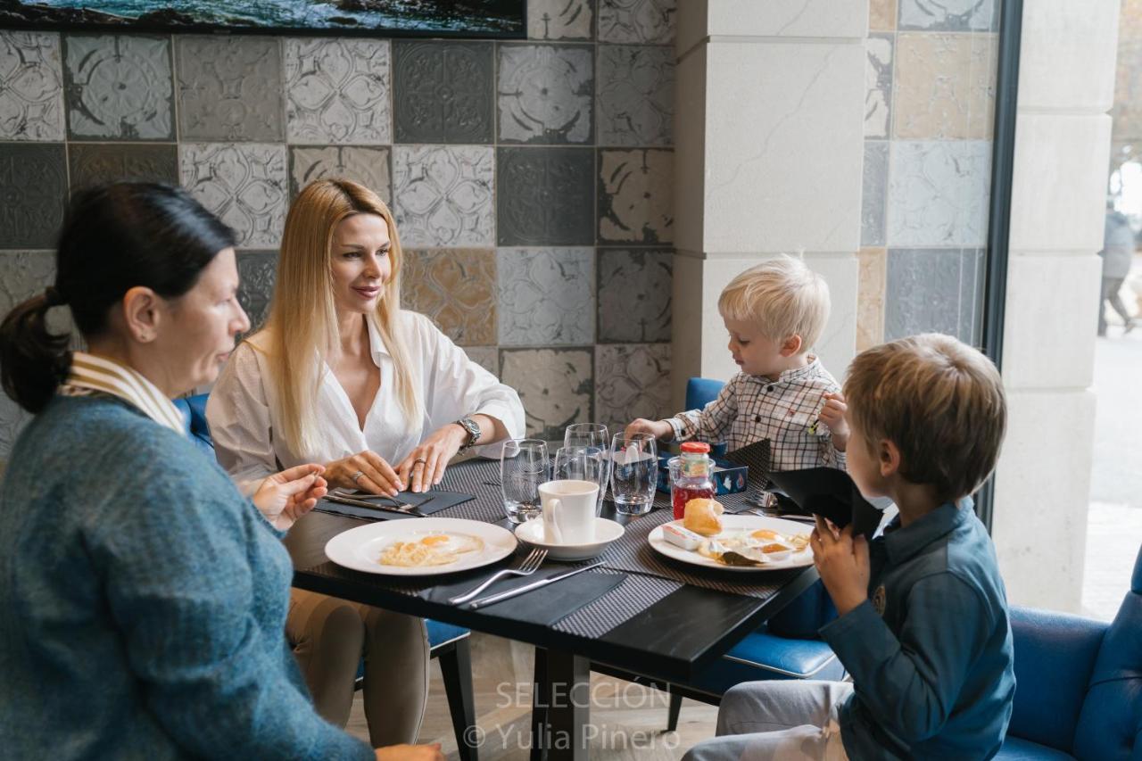 Boutique Hotel Elke Spa Superior 산펠리우데기솔스 외부 사진